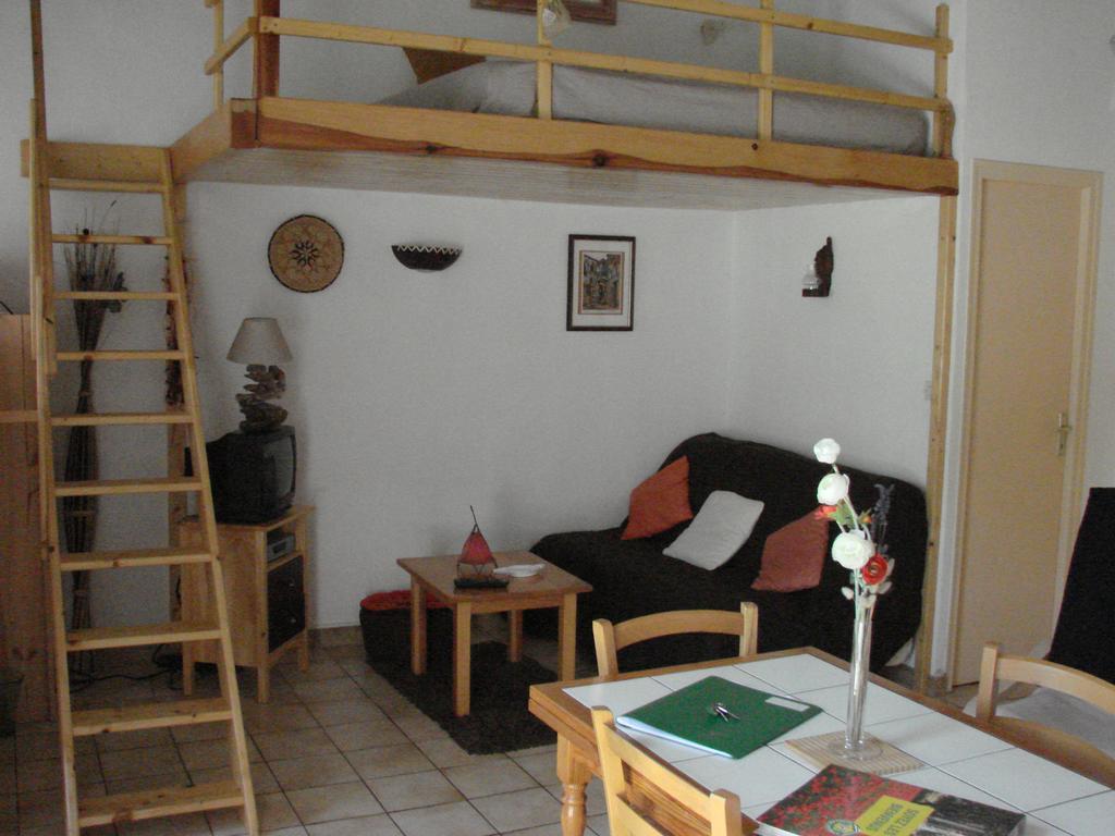 Gites Ruraux Aria Falcona Santa-Maria-Figaniella Exterior foto
